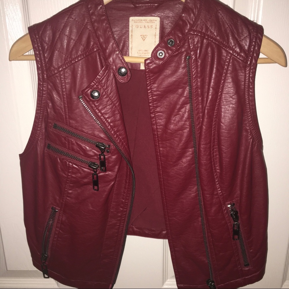 READ DESCRIPTION GUESS Red / Maroon Faux Leather Moto Vest
Size XS